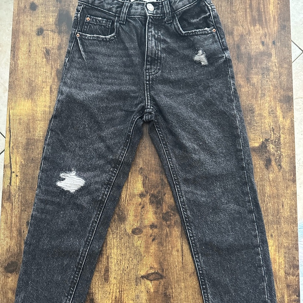 Zara girls Black Distressed ‘mom fit’ Jeans- size 7